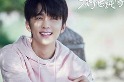 Đột nhiên đăng hình selfie, Trương Tân Thành khiến dân mạng 'giật mình' vì sự lột xác như thành một người khác