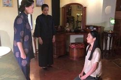Thấy mẹ kiếm chuyện gây sự với vợ nên tôi kéo vợ ra khỏi nhà nhưng cô ấy không đi, biết lý do, tôi cay sống mũi mà không thể bật khóc