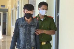 Mua xe máy bằng...tiền của nhà hàng xóm