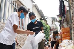 San sẻ nỗi lo cơm áo với bệnh nhân 'xóm chạy thận'