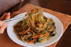Hướng dẫn làm miến trộn Hàn Quốc
