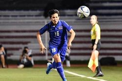 Ngôi sao World Cup bán cà ri gà trong mùa dịch Covid-19
