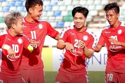 Công Phượng lương 'khủng' ở V-League: Tiền to, bỗng đâm lo