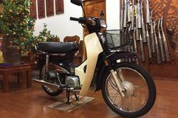Honda Dream Thái 14 năm tuổi giá 120 triệu đồng