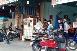 Đà Nẵng: Nhiều quán cà phê bán 'chui', khách không giữ khoảng cách