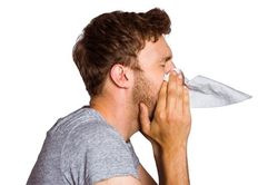 Virus có thể văng bao xa khi một người hắt hơi?