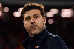 Tottenham khẩn cầu cựu HLV Pochettino giảm lương