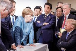 Tổng thống Trump có thể học hỏi cách bà Merkel chống dịch