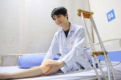 Chàng trai Hemophilia và ước mơ giữ chiếc chân còn lại