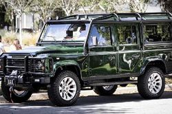 Cận cảnh pha 'đập đi xây lại' xe SUV Land Rover Defender