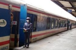 Thêm 1 đôi tàu khách chạy chuyến Hà Nội - TP HCM