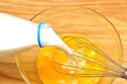 Để bé biếng ăn thích thú, hãy cho thứ này vào chiên cùng trứng