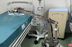 Robot khử khuẩn tích cực làm việc tại BV Dã chiến Củ Chi