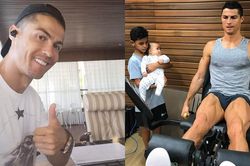 Ronaldo tung ảnh 'vùi đầu học hành' khiến triệu fan phấn khích