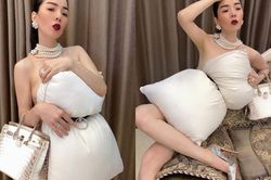 Bắt trend quấn gối thành váy, Lệ Quyên ngấm ngầm khoe khéo túi hiệu cả tỷ đồng