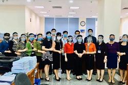 Kho bạc Nhà nước tỉnh chế tạo mặt nạ chống dịch cho cán bộ cơ quan
