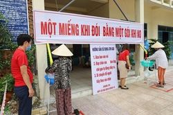 Nha Trang lắp đặt ATM gạo phục vụ người dân khó khăn trong mùa dịch