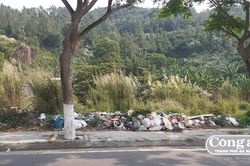 Rác thải ùn ứ gây nhếch nhác, ô nhiễm