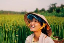H'Hen Niê bên người yêu tại Đắk Lắk