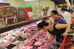 Bộ Nông nghiệp vào cuộc, vì sao giá thịt lợn vẫn tăng 'phi mã'?