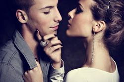 Vợ ngoại tình vì trai làm thuê trẻ đẹp bỏ 'bùa mê, thuốc lú'