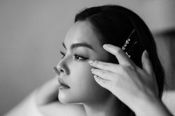 Dân mạng ngưỡng mộ cách xử sự tinh tế của Phạm Quỳnh Anh khi bố Quang Huy qua đời