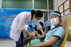 Cán bộ, nhân viên VietinBank Bảo Lộc hiến 45 đơn vị máu