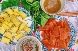Món ăn không phải ai cũng dám thử nhưng khi đã nghiện thì cứ đến mùa phải lùng mua cho bằng được