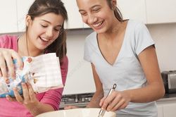 Thiếu bột thiếu đường, chuyện thường khi làm bánh: 5 cách làm ngon ơ dù thiếu nguyên liệu