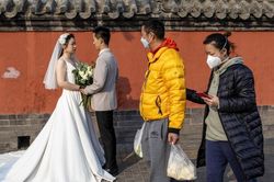 Hậu phong tỏa, hàng trăm đôi tình nhân Vũ Hán chớp cơ hội kết hôn