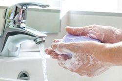 Cảnh báo: Sử dụng xà phòng kiểu này có thể làm lây lan virus corona