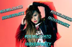 Đang yên đang lành, #DemiLovatoIsOverParty bỗng trở nên thịnh hành và nguyên nhân réo gọi… Selena Gomez?