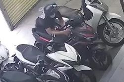 Clip cận cảnh tên trộm bẻ khóa xe trong 5 giây