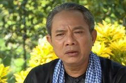 Diễn viên Trung Dân: 'Nghệ sĩ chúng tôi đôi khi bị coi như món hàng'