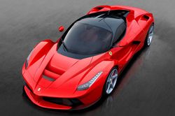 Vận tốc kinh ngạc của siêu xe Ferrari LaFerrari