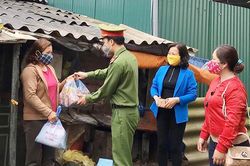 Ấm tình người trong đại dịch