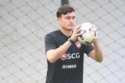 Văn Lâm và đồng nghiệp ở Thai League khủng hoảng sau thay đổi lịch sử