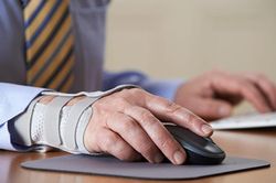 Lý do bạn nên vứt ngay con chuột rẻ tiền đang dùng