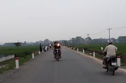 Huyện Chương Mỹ: Chưa hết cách ly xã hội, người dân đã đổ xô ra đường!