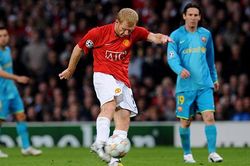 Paul Scholes thừa nhận siêu phẩm vào lưới Barcelona năm 2008 là... ăn may