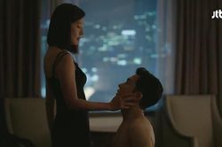 Kim Young Min: 'Thánh nghe lén' của 'Hạ cánh nơi anh' trở thành 'thánh vụng trộm' của 'Thế giới hôn nhân'