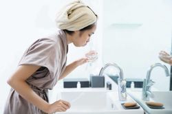 Súc họng có ngăn ngừa được nhiễm trùng đường hô hấp trên?