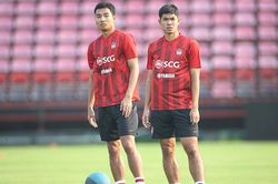 HLV, cầu thủ Thai League khổ hơn V League