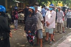 Người dân chen nhau đến ATM gạo miễn phí ở Tây Ninh