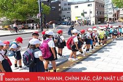 Ứng xử 'nằm lòng' cha mẹ Nhật luôn dạy con