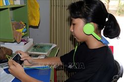 Gập ghềnh con đường đến trường của học sinh vùng U Minh Thượng
