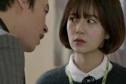 Điện phòng ngủ vừa tắt thì tôi ôm váy tháo chạy, người chồng lý tưởng bỗng trở nên đáng sợ khi phũ phàng đề nghị 1 điều