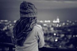 Càng 'sống ảo', tôi càng thấy cô đơn
