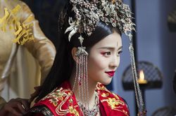 Những mỹ nhân Hoa ngữ trong tạo hình tân nương cổ trang: Ai là người đẹp nhất?