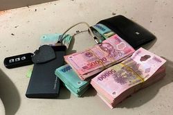 Tạm giữ 7 đối tượng đánh bạc trong nhà hoang